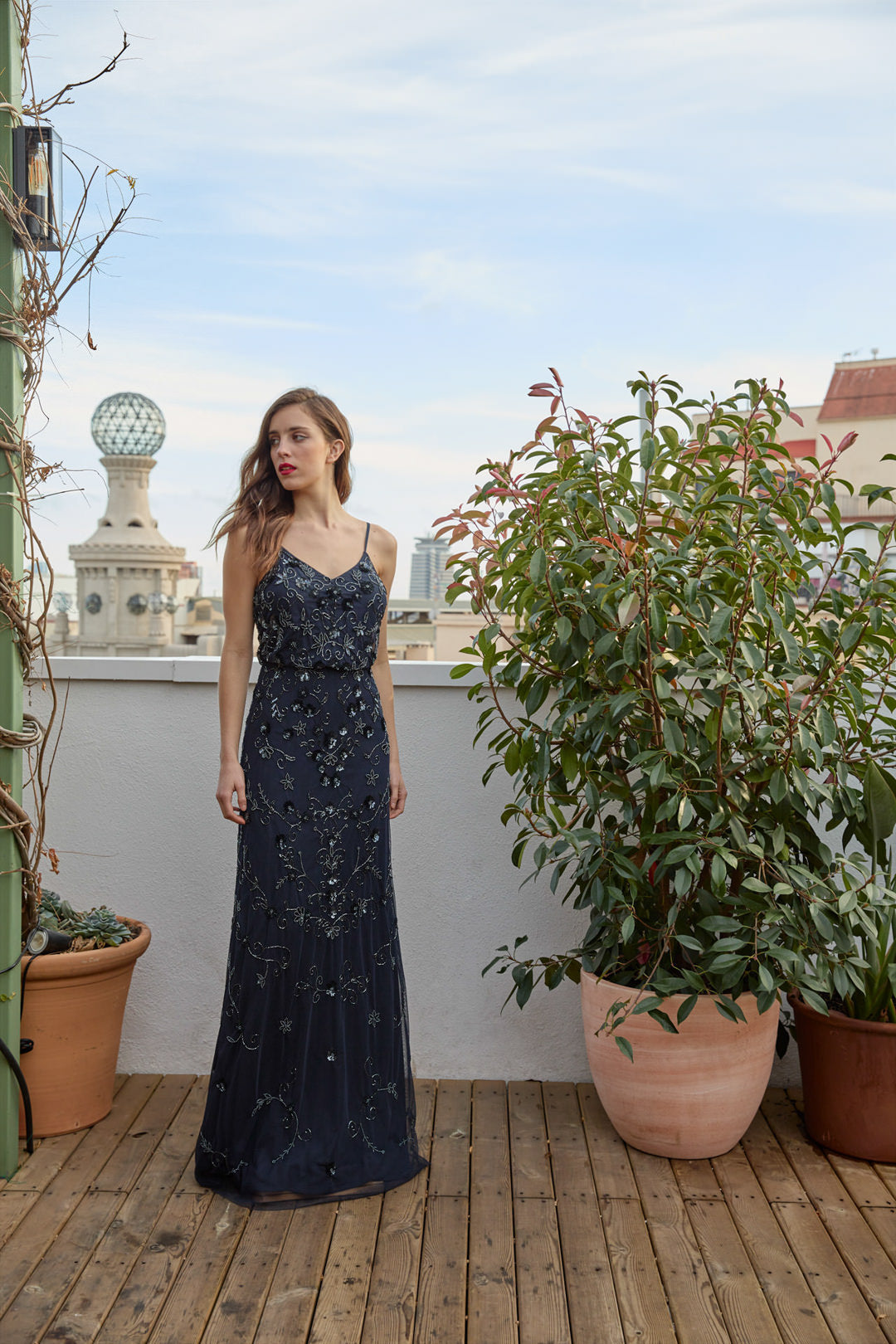 Ceylan Bcn lang kjole til kvinder – med blomster og rhinsten