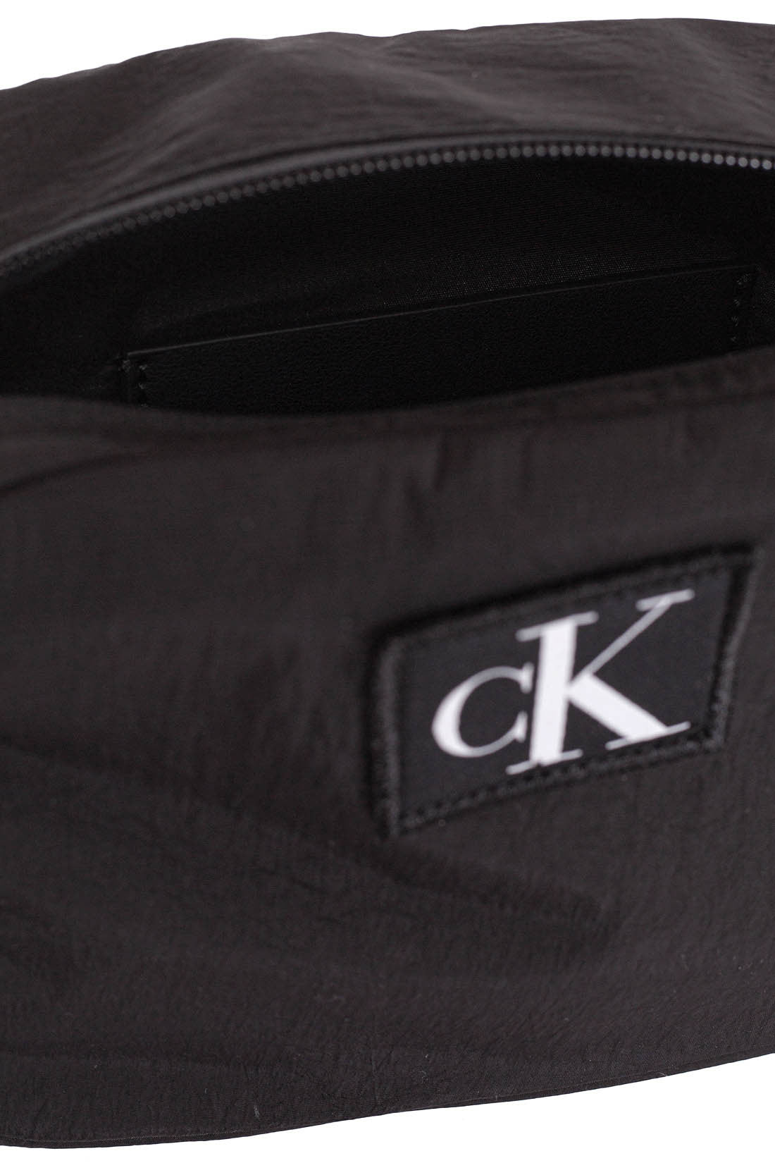 CALVIN KLEIN JEANS - Women's essential shoulder bag with logo patch-0