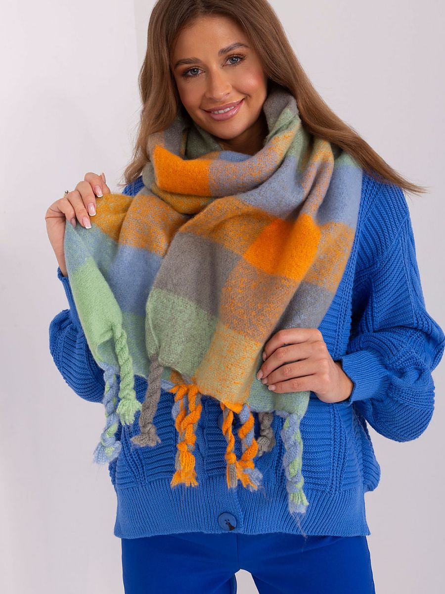 Shawl model 191719 AT-0