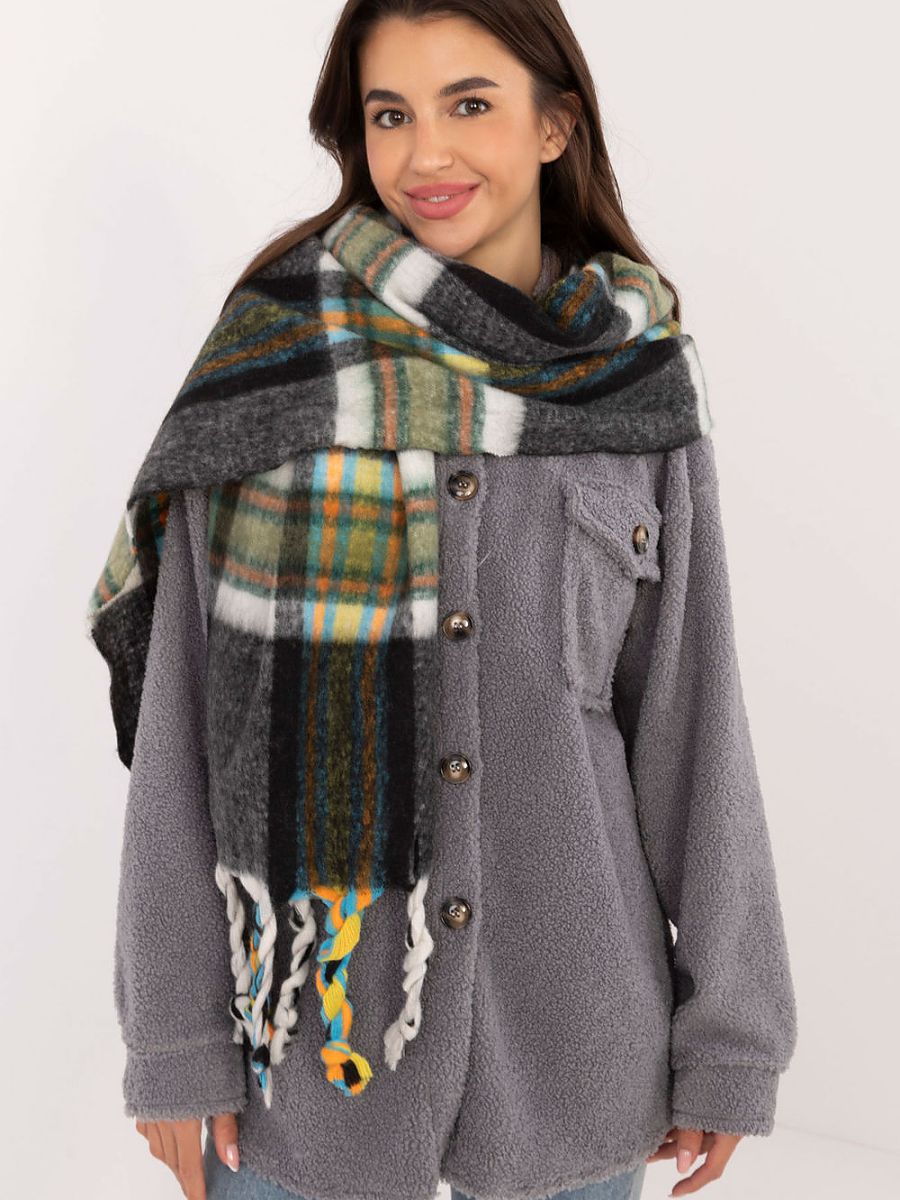 Shawl model 202576 AT-0