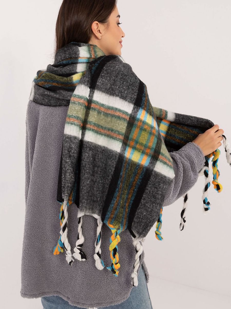 Shawl model 202576 AT-2