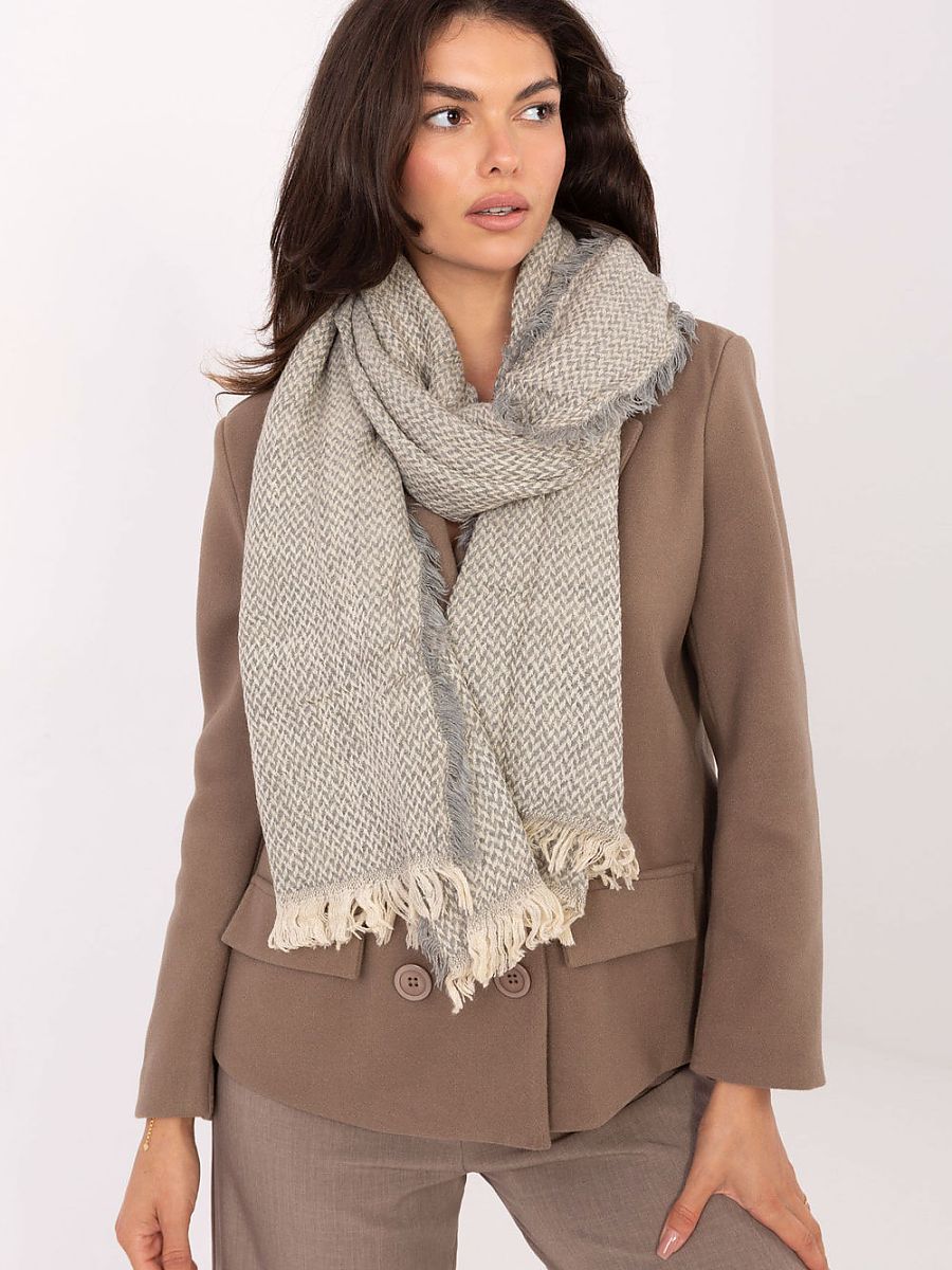 Shawl model 219616 AT-0