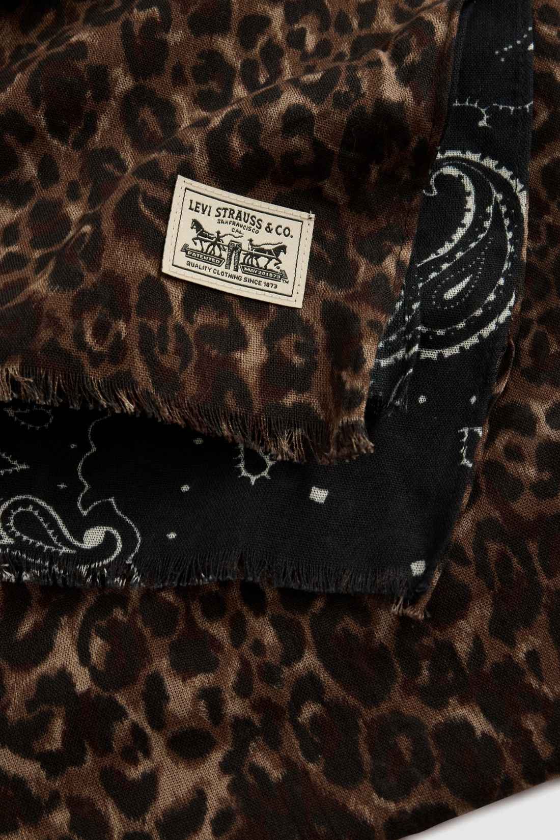 LEVI'S - Women's scarf with contrasting details-2
