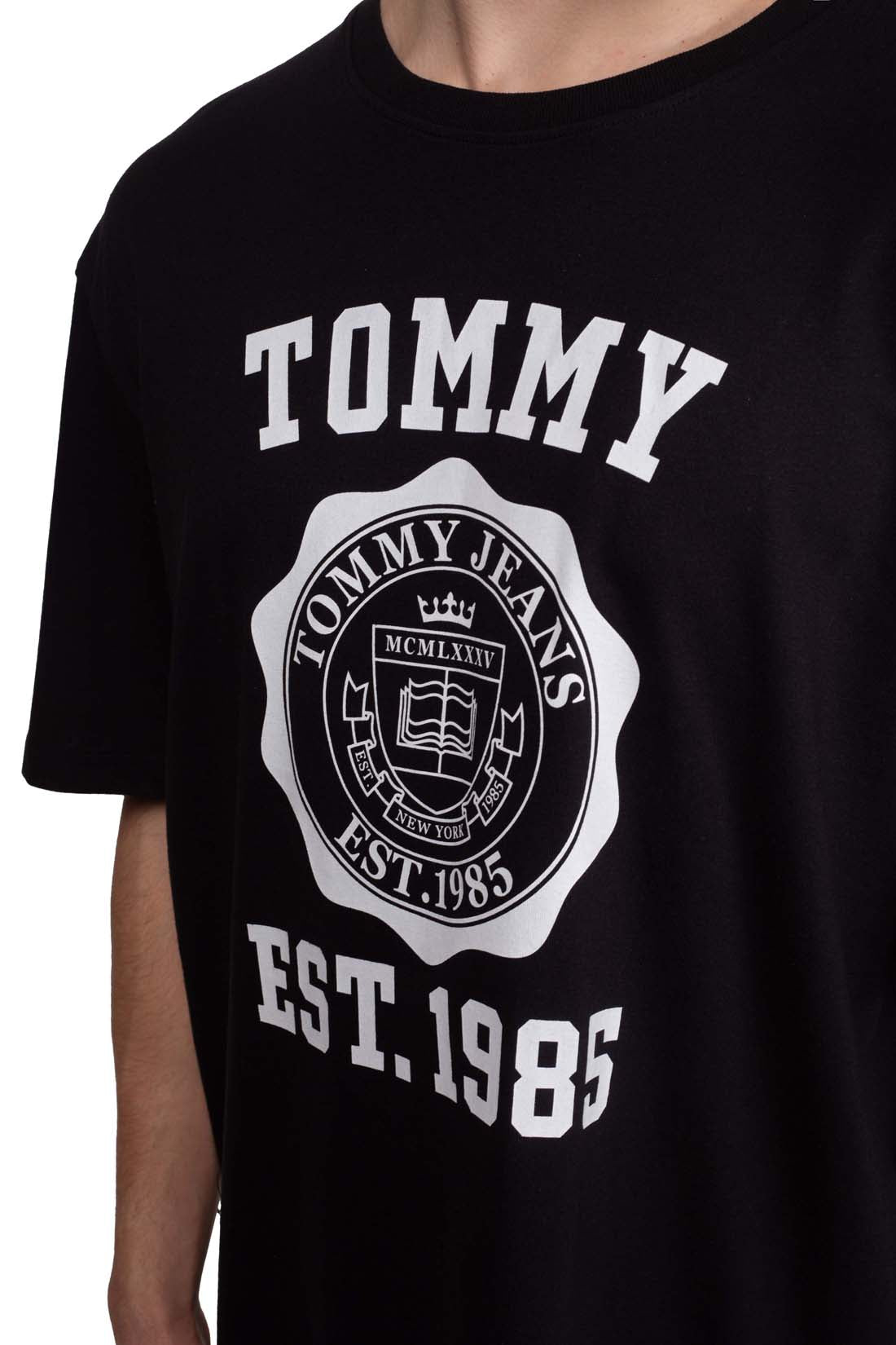 TOMMY JEANS - Men's oversized T-shirt with varsity logo-4