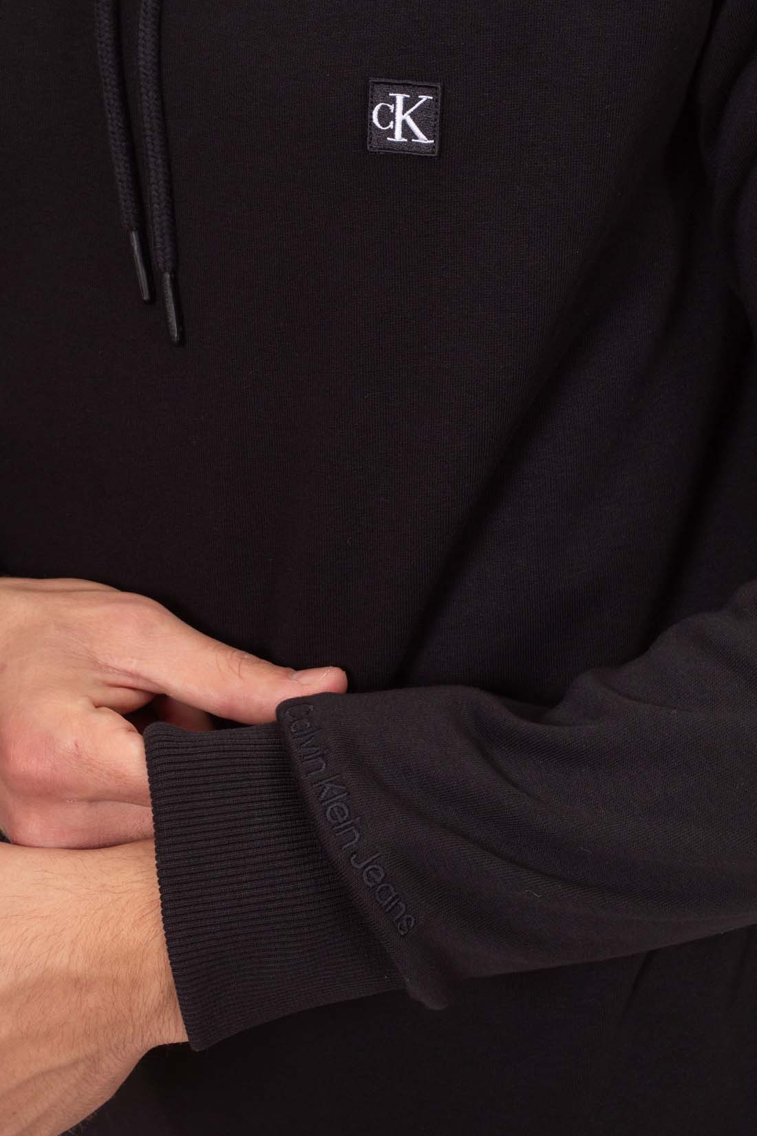 CALVIN KLEIN JEANS - Felpa estiva uomo con patch logo  - Taglia XL-12