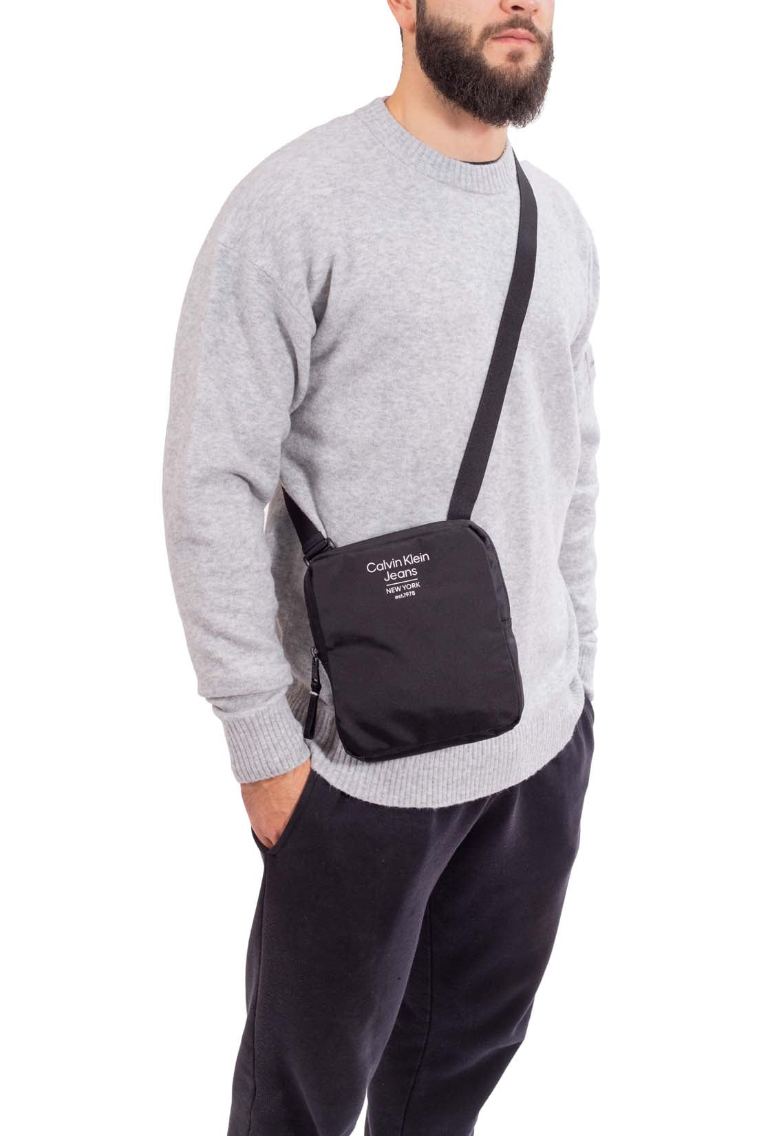 CALVIN KLEIN JEANS - Men's essential reporter bag with logo-8