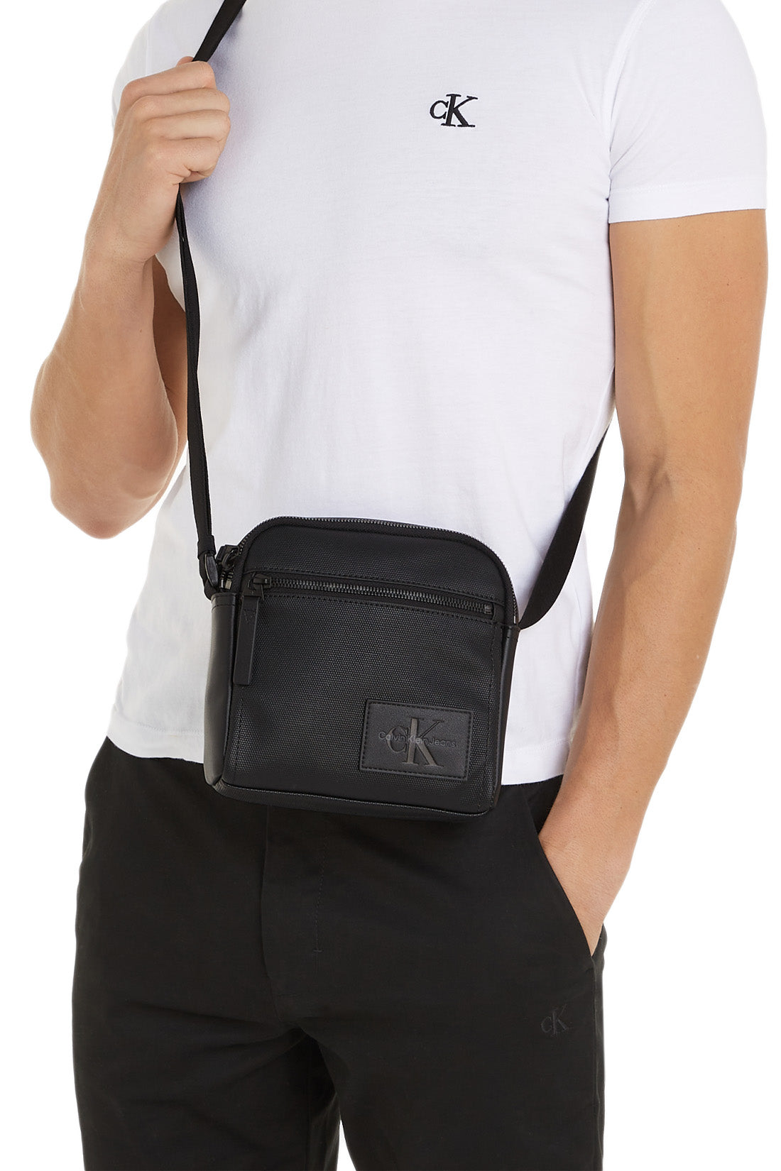 CALVIN KLEIN - Men's reporter bag with logo patch-3