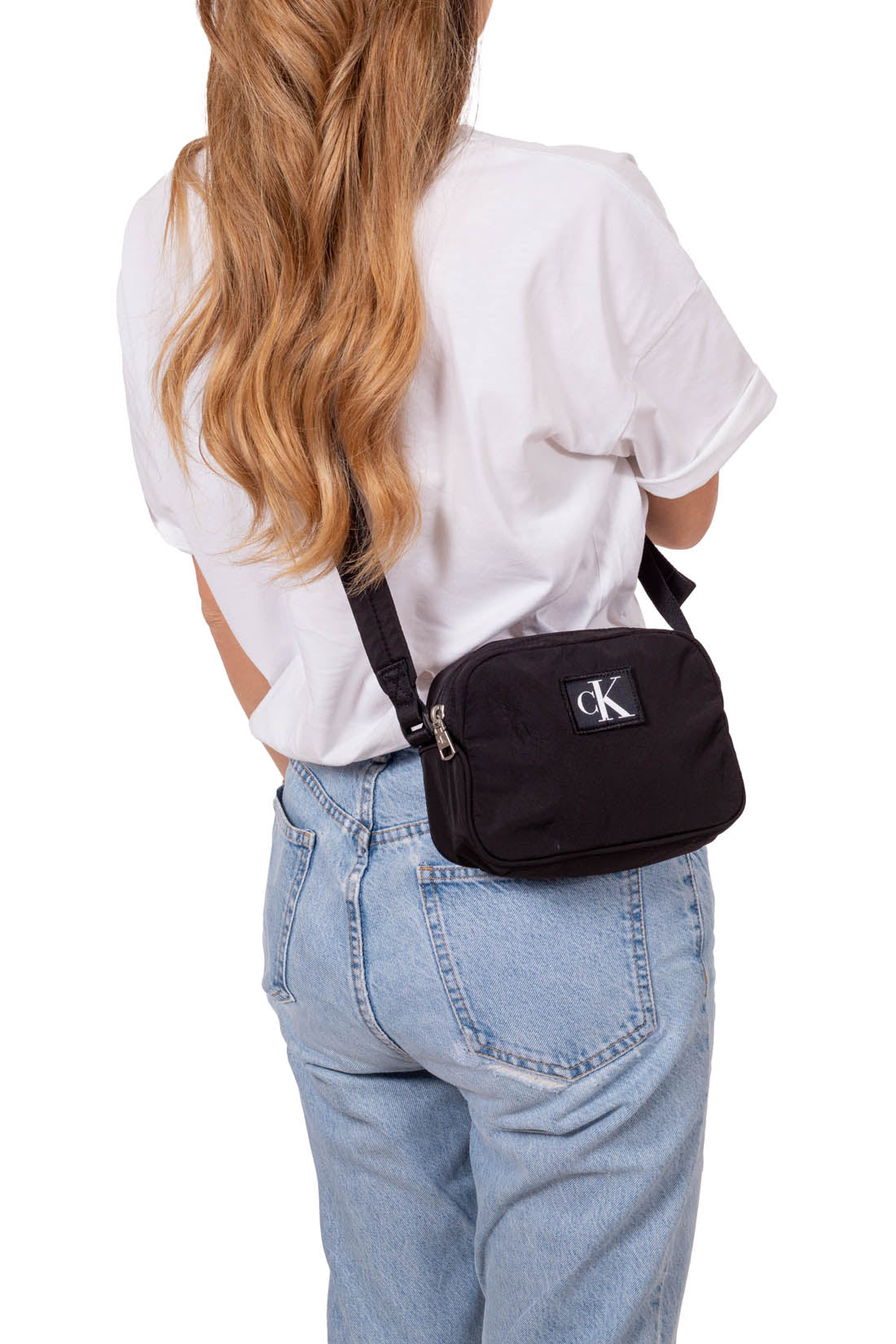 CALVIN KLEIN JEANS - Women's essential shoulder bag with logo patch-3