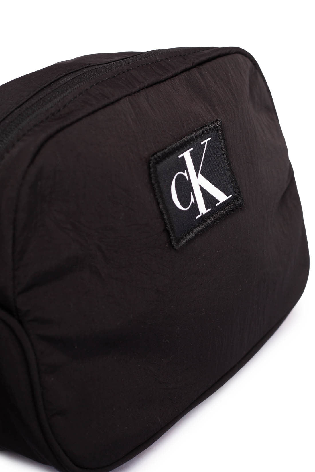 CALVIN KLEIN JEANS - Women's essential shoulder bag with logo patch-6