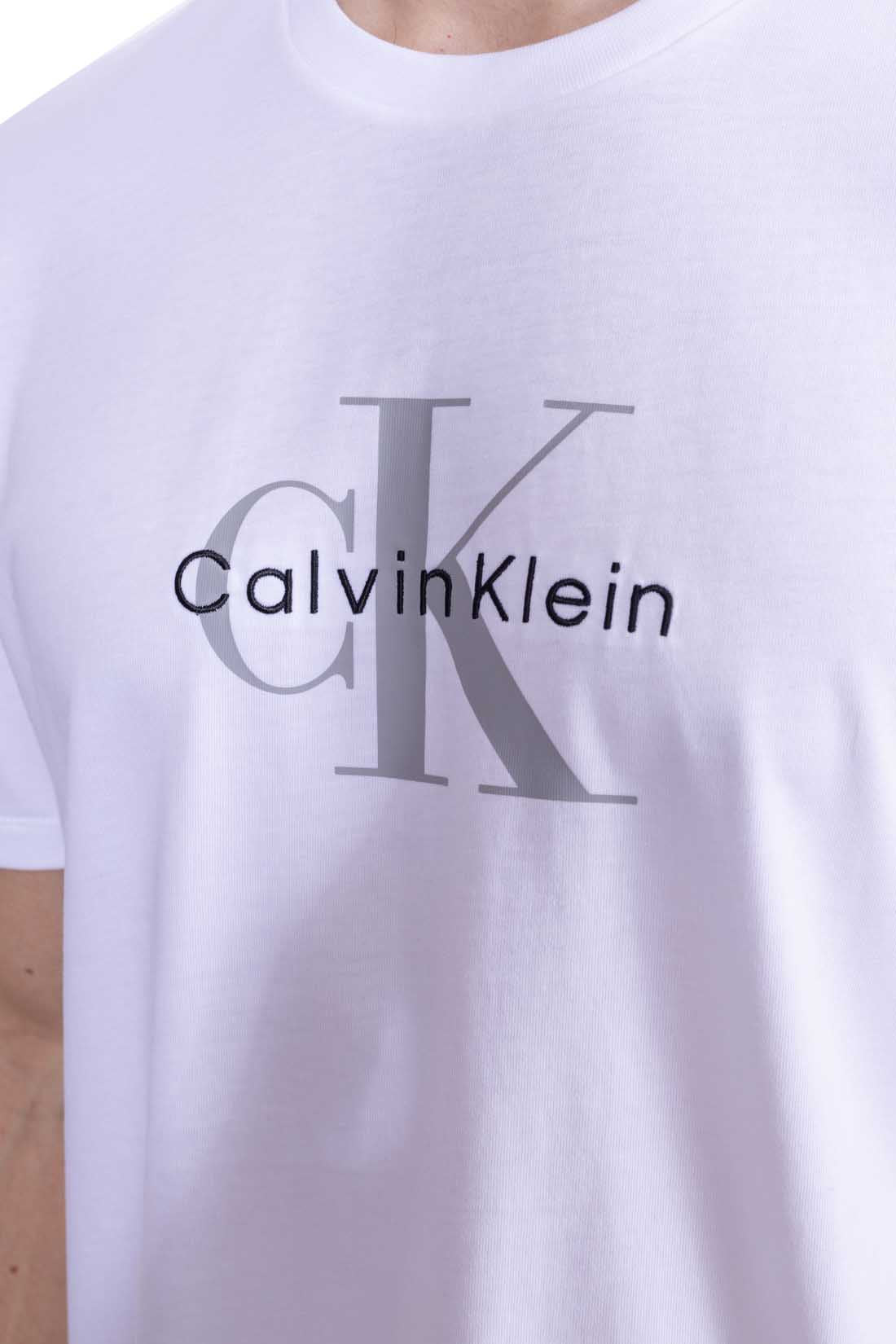 CALVIN KLEIN JEANS - Men's logo T-shirt  - Size XL-40