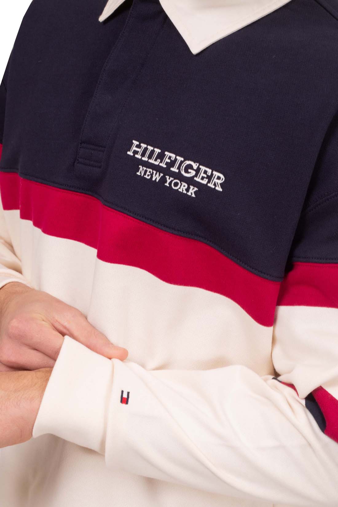 TOMMY HILFIGER - Men's relaxed sweatshirt with polo shirt design-0