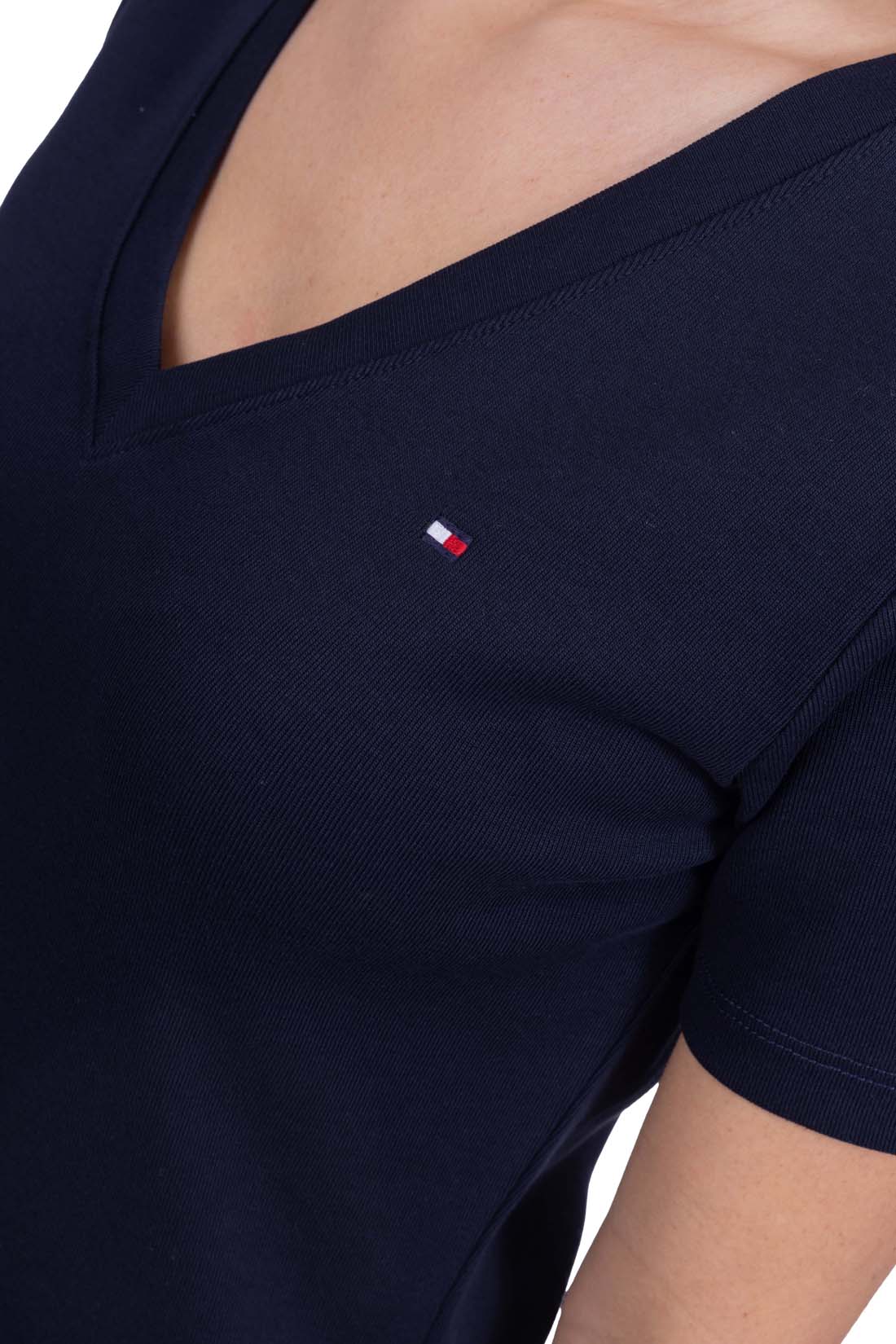 TOMMY HILFIGER - Women's slim T-shirt with v-neck  - Size L-0