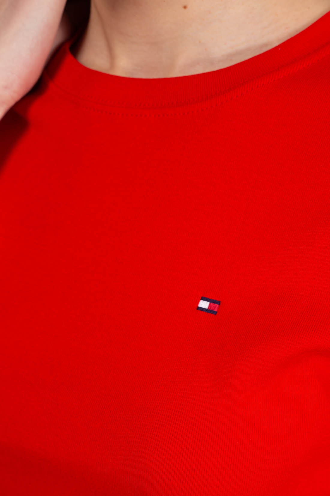 TOMMY HILFIGER - Women's slim logo T-shirt  - Size L-24