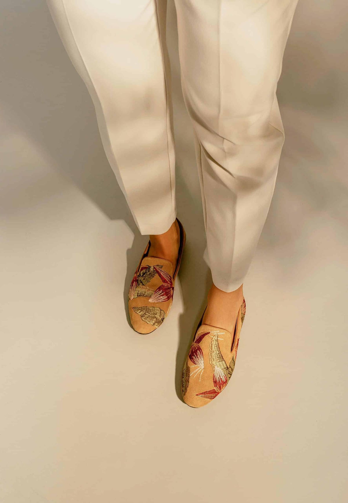 Mangará Atelier loafers til kvinder – broderet ruskind